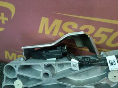 Б/у Кронштейн (кріплення) КПП BMW X5M F95