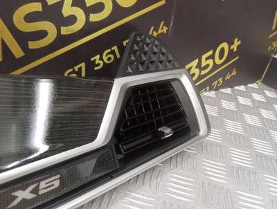 Б/у Дефлектор обдування салону центральний BMW X5 G05