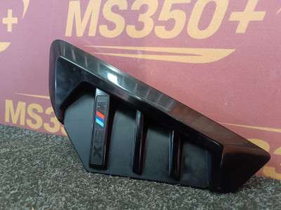 Б/у Накладка декоративна (молдинг) переднього правого крила BMW X5M F95