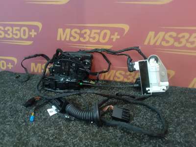 Б/у Замок дверей задньої правої BMW XM G09