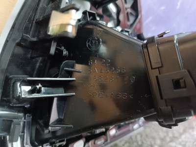 Б/у Дефлектор обдування салону правий BMW XM G09