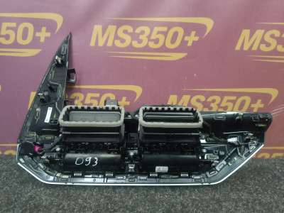 Б/у Дефлектор обдування салону центральний BMW XM G09