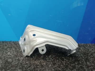 Б/в Кронштейн (крепление) крыла правый BMW X3 G01