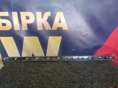 Б/у Накладка декоративна (молдинг) передніх правих дверей BMW X7 G07