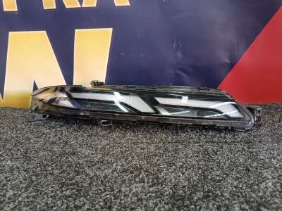 Б/у Фара передня права BMW X7 G07