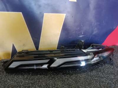 Б/у Фара передня ліва BMW X7 G07 - 2