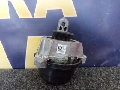 Б/у Подушка двигуна BMW X5 G05