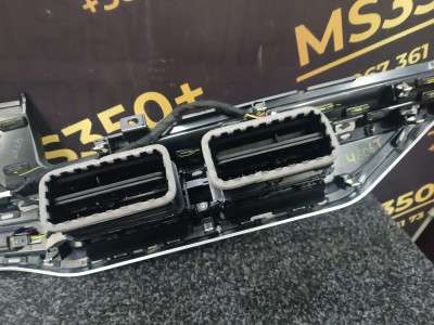 Б/у Дефлектор обдування салону центральний BMW X7 G07