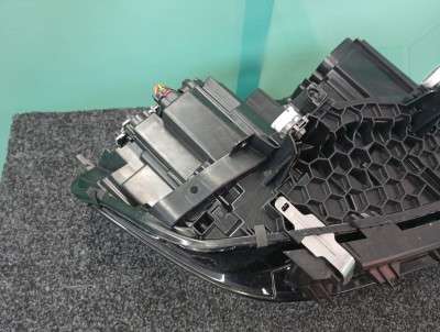 Б/у Фара передня ліва BMW X5 G05
