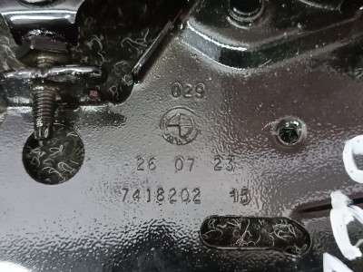 Б/у Петля капота права BMW X7 G07