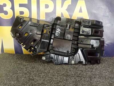 Б/у Кронштейн (кріплення) переднього бампера правий BMW XM G09