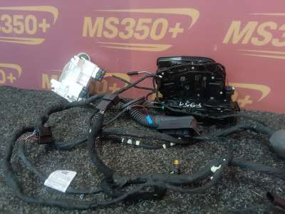 Б/у Замок дверей передньої лівої BMW X5M F95