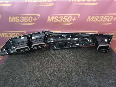 Б/у Дефлектор обдування салону центральний BMW X7 G07