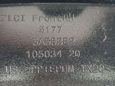 Б/у Накладка декоративна (молдинг) переднього правого крила BMW X7 G07