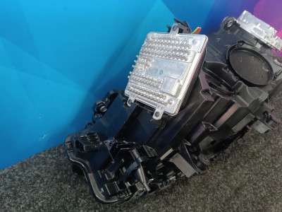 Б/у Фара передня права BMW X3 G01