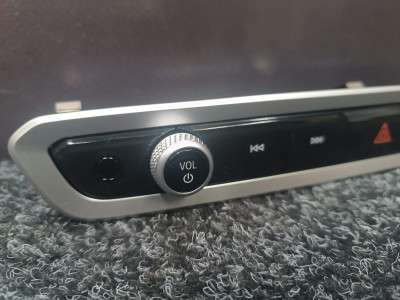 Б/у Блок кнопок в центральну консоль BMW X5 G05