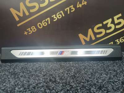 Б/у Накладка декоративна на поріг права BMW X5 G05