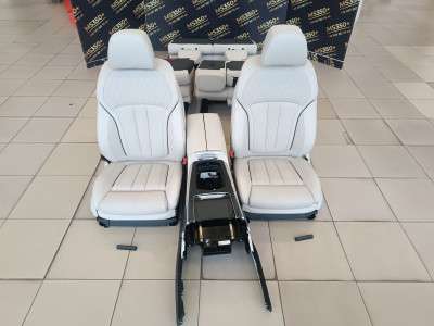 Б/в Салон (сидения) комплект BMW X7 G07