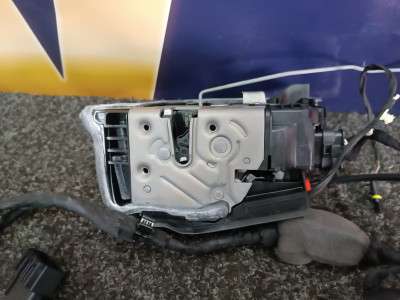 Б/у Замок дверей задньої лівої BMW X5 G05