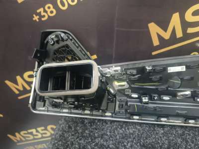 Б/у Дефлектор обдування салону центральний BMW X5 G05