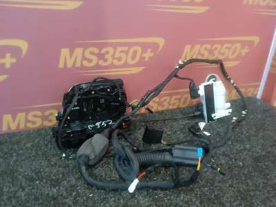 Б/у Замок дверей задньої правої BMW X5M F95