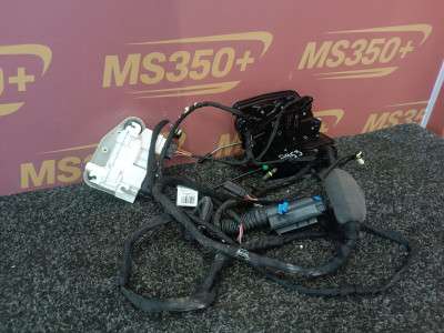 Б/у Замок дверей передньої лівої BMW X5M F95