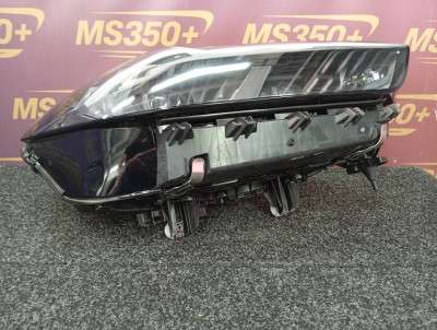 Б/у Фара передня права BMW X5 G05