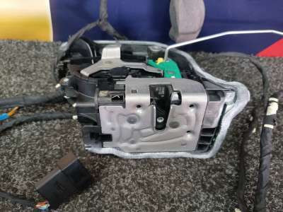 Б/в Замок двери задней правой BMW X5 G05