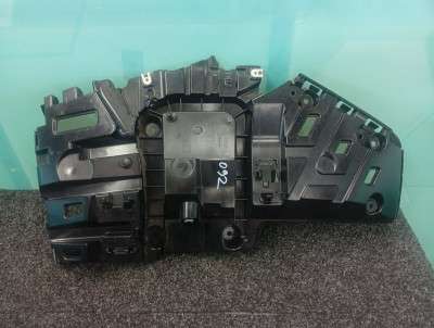 Б/в Кронштейн бампера слева BMW XM G09