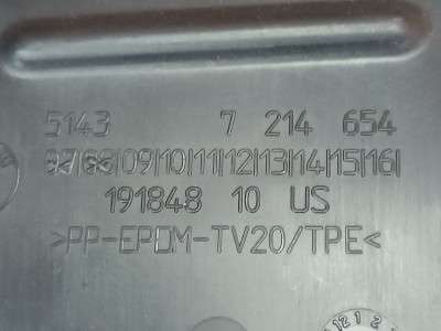 Б/у Ущільнювач крила BMW X7 G07