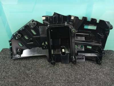 Б/в Кронштейн бампера слева BMW XM G09