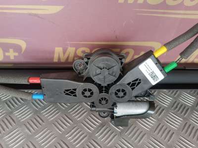 Б/в Механизм шторки багажника BMW X5M F95