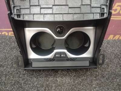 Б/в Подстаканник BMW X5 G05