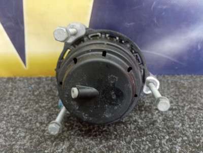Б/у Подушка двигуна BMW X5 G05