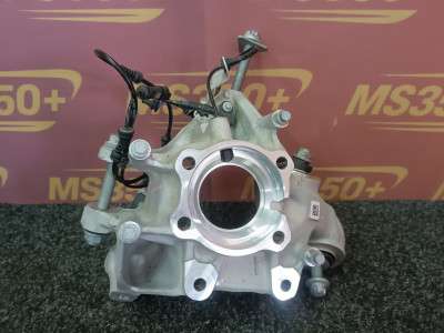 Б/у Ступиця (кулак цапфа) задня ліва BMW X5M F95