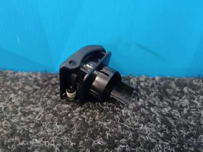 Б/у Прикурювач BMW X7 G07