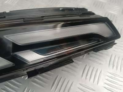 Б/у Фара передня права BMW X7 G07