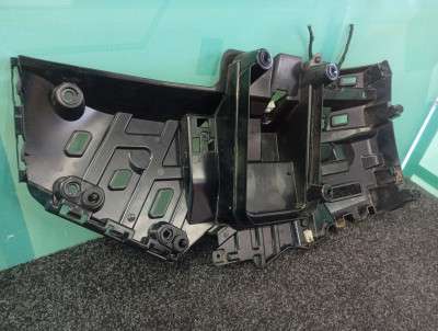 Б/у Кронштейн (кріплення) заднього бампера правий BMW XM G09