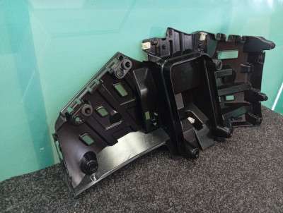 Б/в Кронштейн бампера слева BMW XM G09