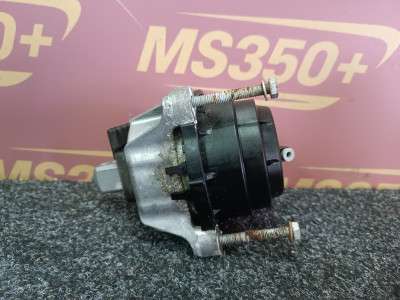 Б/у Подушка двигуна права BMW X5 G05 - 2