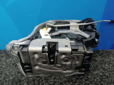 Б/в Замок двери передней левой BMW X5 G05