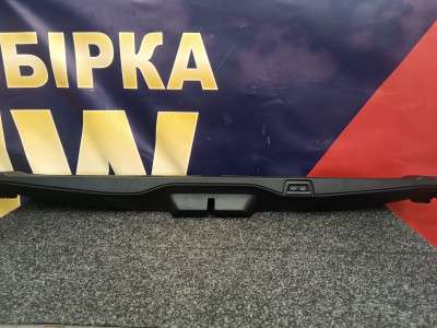 Б/у Кожух замка багажника (накладка декоративна) BMW X7 G07