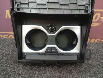 Б/в Подстаканник BMW X5M F95