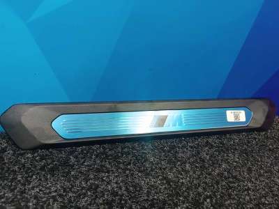 Б/у Накладка декоративна на поріг передня права BMW X4 G02
