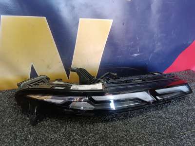 Б/в Фара передняя правая BMW X7 G07