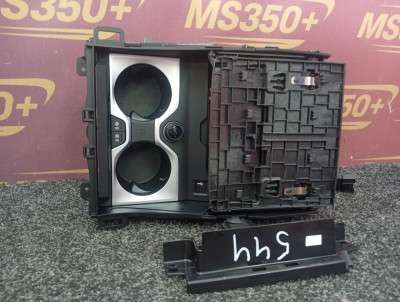 Б/в Подстаканник BMW X5 G05