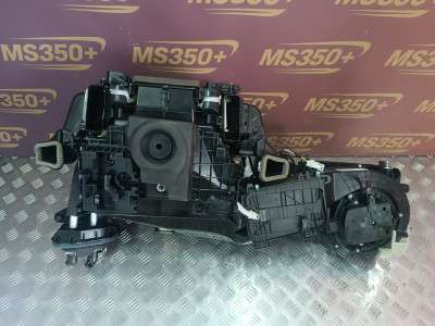 Б/в Отопитель в сборе (печка) BMW X6M F96
