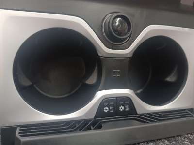 Б/в Подстаканник BMW X5 G05