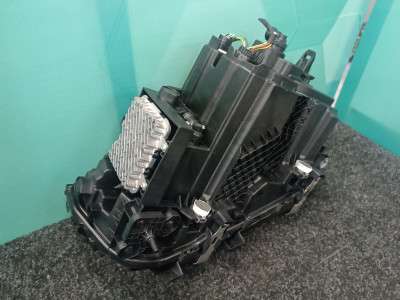 Б/у Фара передня права BMW X7 G07
