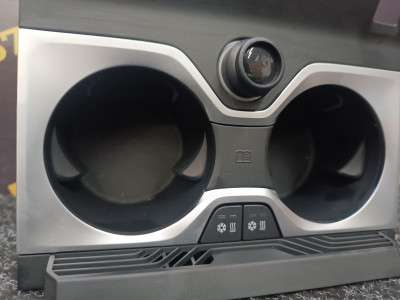 Б/у Підсклянник BMW X5 G05